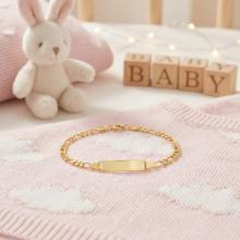 Златна детска гривна с плочка Златна детска гривна с плочка