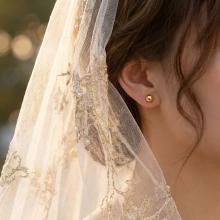 Златни обеци топче 6мм