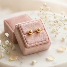 Златни обеци топче 6мм