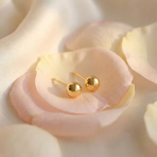 Златни обеци топче 6мм