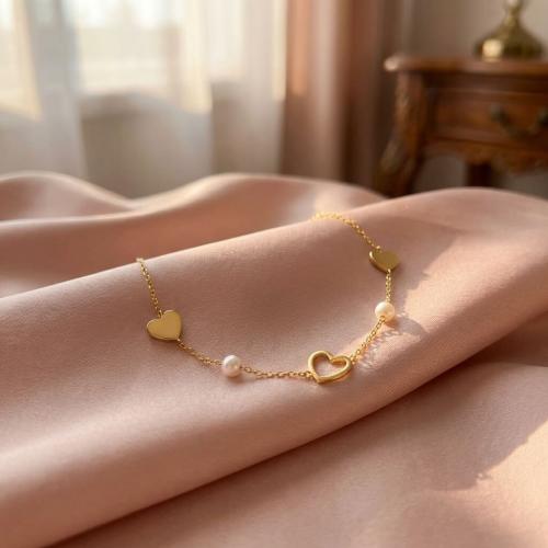 Златна гривна Pure love