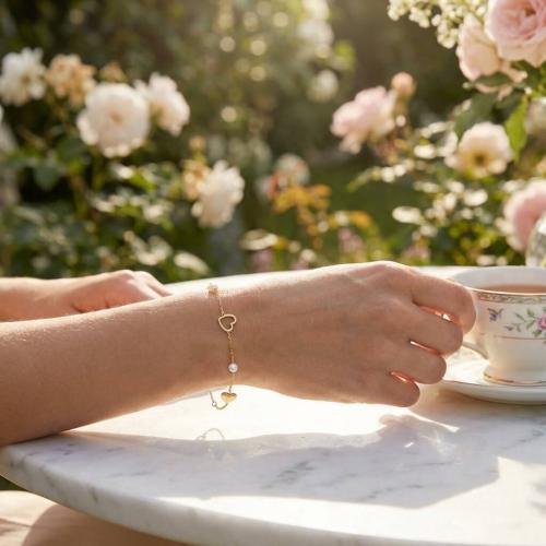 Златна гривна Pure love