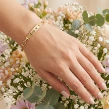 Златна детска гривна Звезди