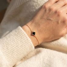 Златна гривна Clover