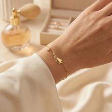 Златна гривна Ангелско крило