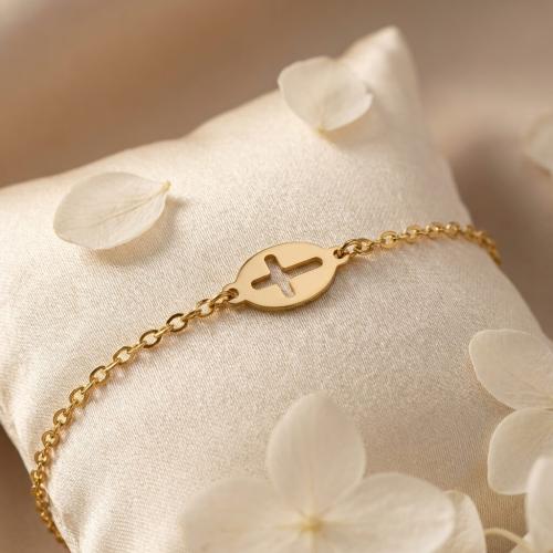 Златна Гривна елипса с кръст 