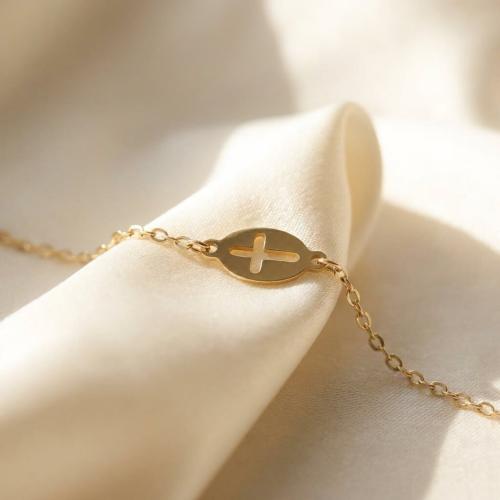 Златна Гривна елипса с кръст 