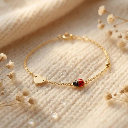 Златна Гривна с калинка