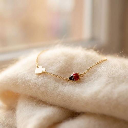 Златна Гривна с калинка