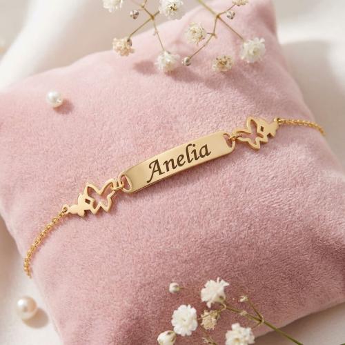 Златна детска гривна Пеперуди