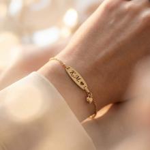 Златна детска гривна с плочкa My Love