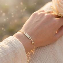 Златна детска гривна с плочкa My Love