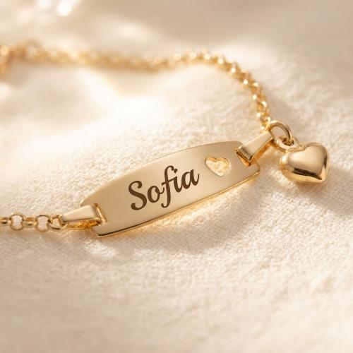 Златна детска гривна с плочкa My Love