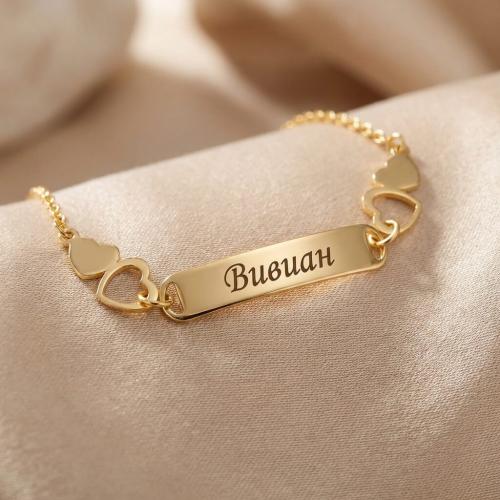 Златна детска гривна с плочкa Малки сърца