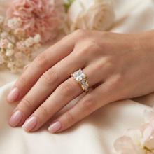 Дамски златен пръстен Angelina