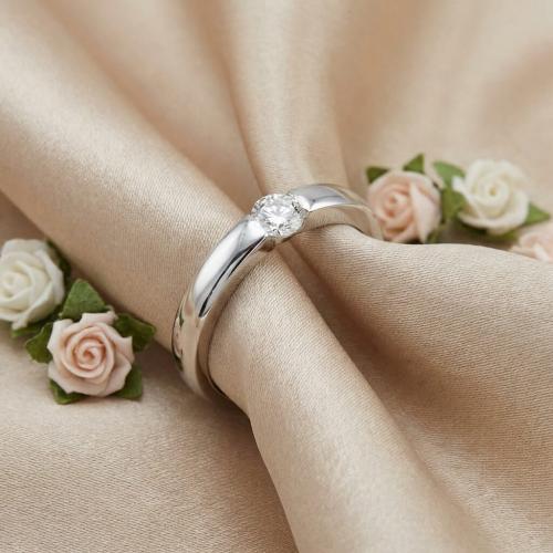 Дамски златен пръстен ONE