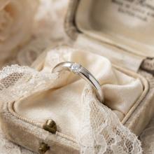 Дамски златен пръстен ONE Дамски златен пръстен ONE