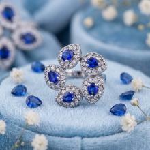 Дамски златен пръстен с циркони