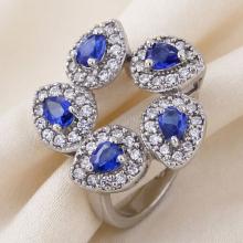 Дамски златен пръстен с циркони