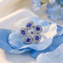 Дамски златен пръстен с циркони