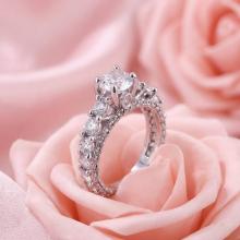 Дамски златен пръстен Queen Charlotte Дамски златен пръстен Queen Charlotte