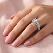 Дамски златен пръстен Queen Charlotte Дамски златен пръстен Queen Charlotte