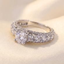 Дамски златен пръстен Queen Charlotte Дамски златен пръстен Queen Charlotte