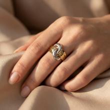 Дамски златен пръстен Прегръдка Дамски златен пръстен Прегръдка