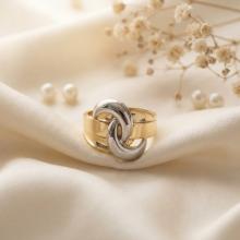 Дамски златен пръстен Прегръдка Дамски златен пръстен Прегръдка