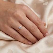 Дамски златен пръстен Love Дамски златен пръстен Love