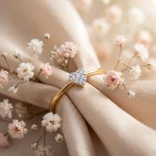 Дамски златен пръстен Love Дамски златен пръстен Love