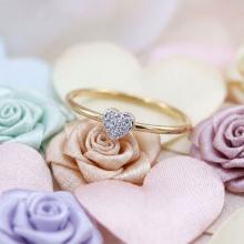 Дамски златен пръстен Love Дамски златен пръстен Love