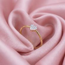 Дамски златен пръстен Love Дамски златен пръстен Love