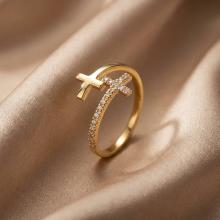 Дамски златен пръстен Cross