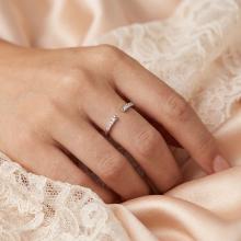 Дамски златен пръстен