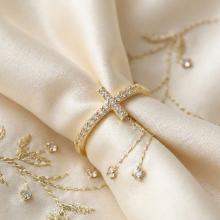 Дамски златен пръстен Cross