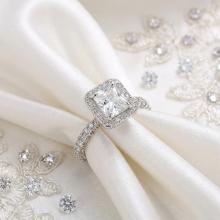 Дамски златен пръстен Queen Elizabeth