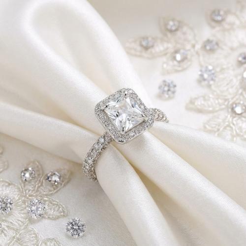 Дамски златен пръстен Queen Elizabeth