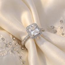 Дамски златен пръстен Queen Elizabeth