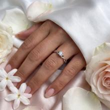 Дамски златен пръстен Queen Beatrix Дамски златен пръстен Queen Beatrix