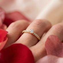 Дамски златен пръстен Queen Nicole Дамски златен пръстен Queen Nicole