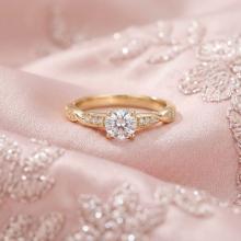 Дамски златен пръстен Queen Augusta