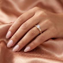 Дамски златен пръстен Queen Augusta