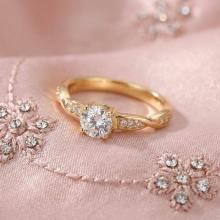 Дамски златен пръстен Queen Augusta