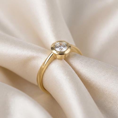 Дамски златен пръстен HERA