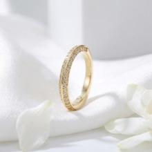 Брачна халка с циркони