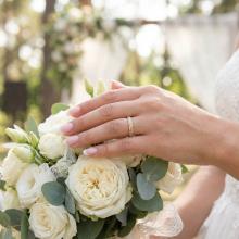 Брачна халка с циркони