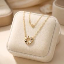 Златно колие Love in Circle