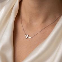 Златно колие с кръст