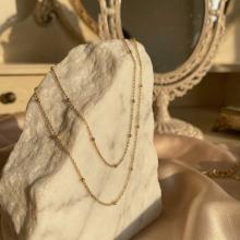 Нежно златно колие с топчета Нежно златно колие с топчета